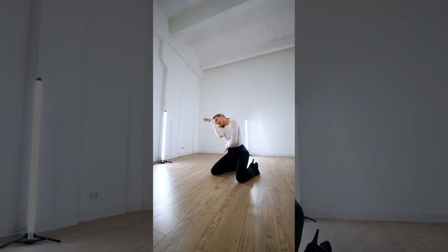 Елена Ваенга - снег. Frame up strip dance. смотреть онлайн