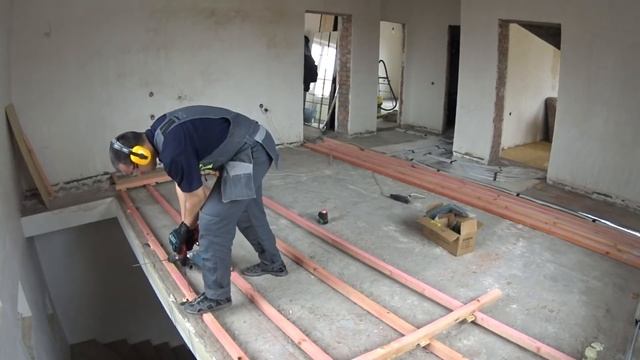 Пол на лагах. смотреть онлайн