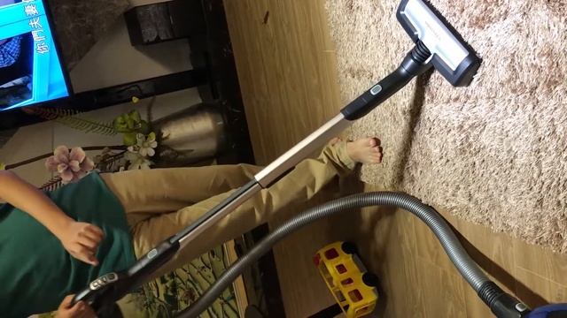 Electrolux UltraOne mini test 伊萊克斯 藍寶精靈吸塵器 測試 смотреть онлайн