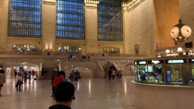 Grand central station walk through nyc New York during tropical storm Henri смотреть онлайн