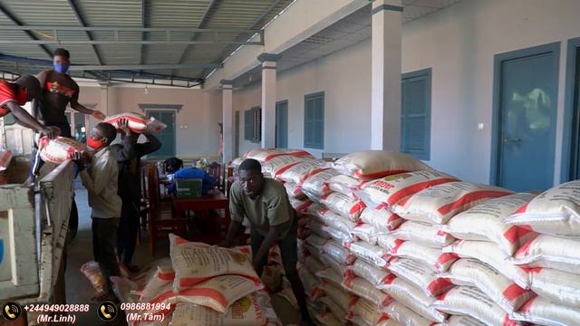 Quanglinhvlogs || Hành Trình Mua Gạo Có Số Lượng Lớn Nhất 600 Bao Gạo Hỗ Trợ 600 Hộ Nghèo ở Châu Ph смотреть онлайн