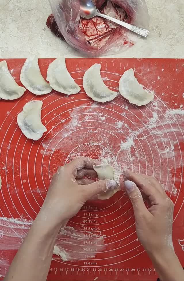 Вареники с вишней ?? Пока так быстро получается только есть ?