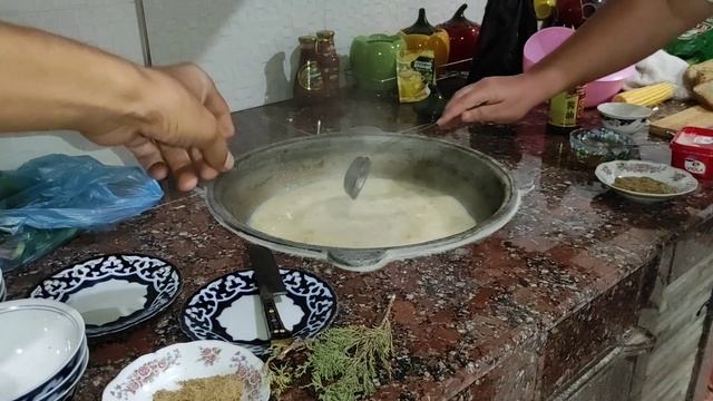 СТЕЙК ИЗ ГОВЯДИНЫ ДЛЯ СЕМЬИ И СЫРНЫЙ СУП смотреть онлайн