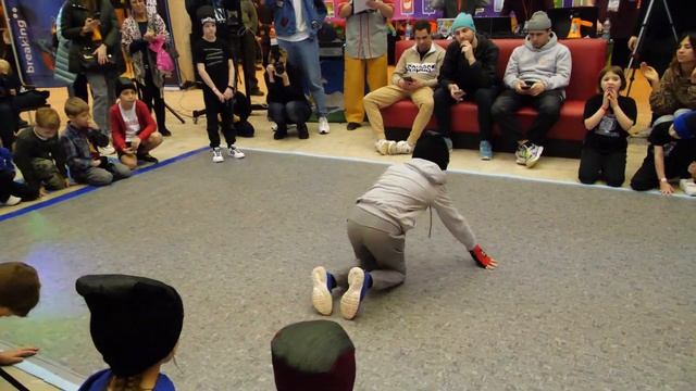 отбор 7-10 bboy Бурлаков Грузинов MAXXLEM Terminator - брейкданс чемпионат г.Одинцово смотреть онлайн