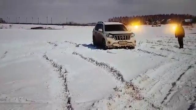Нива против всех на снегу смотреть онлайн