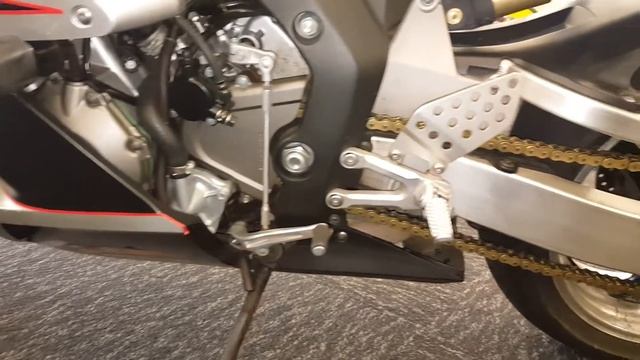 2004 Honda CBR1000RR смотреть онлайн