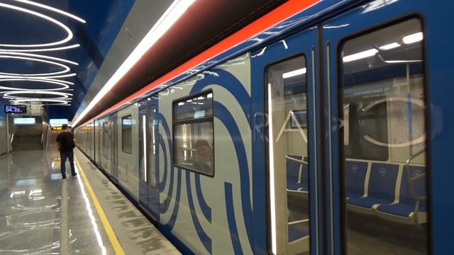 Электропоезд 81-765/766/767.4 "МОСКВА-2019" №12 на станции метро Окская, Некрасовская линия смотреть онлайн
