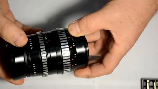 Объектив Pentacon 135 2 8 переделка для Nikon с функцией бесконечности Часть 1 mp4 смотреть онлайн