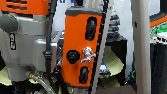 Обзор Husqvarna DMS 240. Вакуумная станина на установке алмазного бурения. смотреть онлайн
