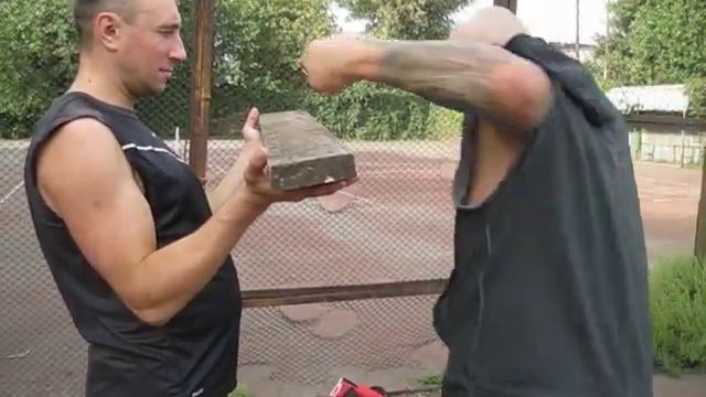 бокс, упражнение для боковых ударов "стаканом" смотреть онлайн