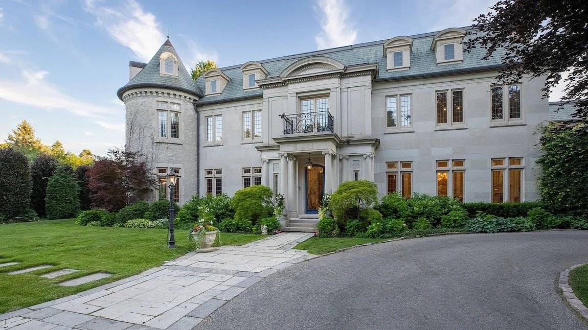 Iconic French-Style Chateau in Toronto, Ontario, Canada смотреть онлайн