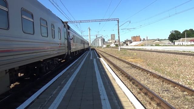 Скрещение поездов Белгород-Санкт-Петербург и Санкт-Петербург-Белгород на станции Мценск! смотреть онлайн