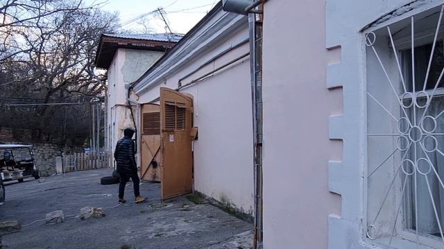 ЧТО ПОСМОТРЕТЬ В ЯЛТЕ ЗИМОЙ? ЦАРСКИЕ КОНЮШНИ, МАЛОИЗВЕДАННОЕ! смотреть онлайн