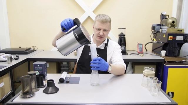 Как сварить кофе без турки и кофеварки в устройстве из шприца | АэроПресс своими руками смотреть онлайн