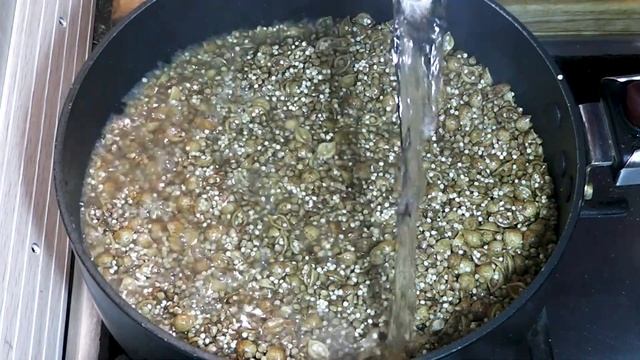 Гречка, пшено и румяные ракушки, не оттащишь от кашки за ушки. смотреть онлайн