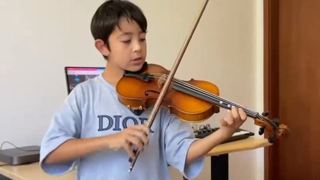 playing the song canon with the violin, keyboard, piano, drums смотреть онлайн