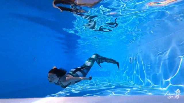 MERMAID SWIM IN MERTTLEJUICE BY MERTAILOR смотреть онлайн