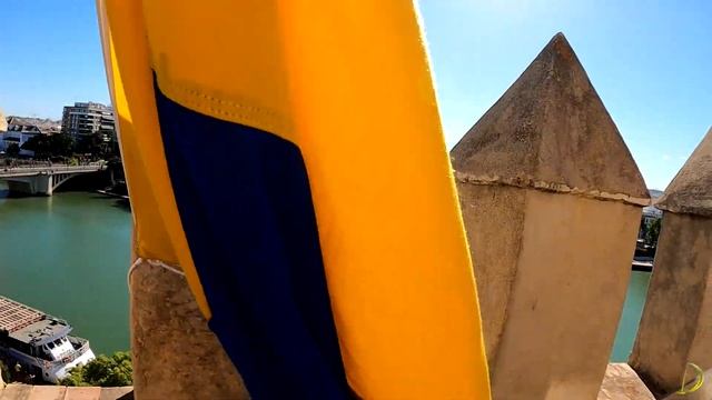 Золотая башня в Севилье и прогулка по реке. Испания смотреть онлайн
