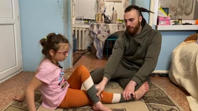 ПОВОРОТЫ туловища // Чтобы научиться переворачиваться, ползать и ХОДИТЬ￼ смотреть онлайн