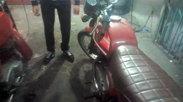 Сравнение Cezet 350 472(1977) из Cezet 350 472.6(1988) смотреть онлайн