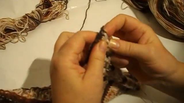 Как связать шарф хомут спицами смотреть онлайн