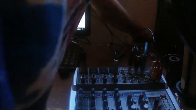 New Mixer For The Studio Behringer Xenyx QX1202USB смотреть онлайн
