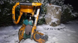 Бензопила дружба со смазкой цепи.