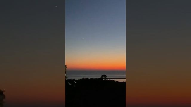 Закат над морем 🌅#сочи #сочи2021 #сочисегодня #сочисейчас #счастливывсочи #сочионлайн смотреть онлайн