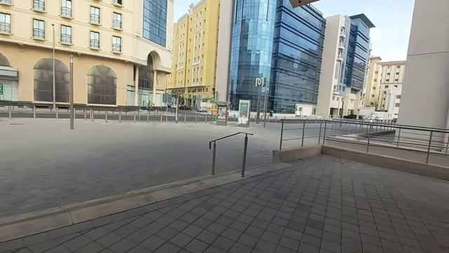 This Is Qatar Train Station In The Tunnel смотреть онлайн