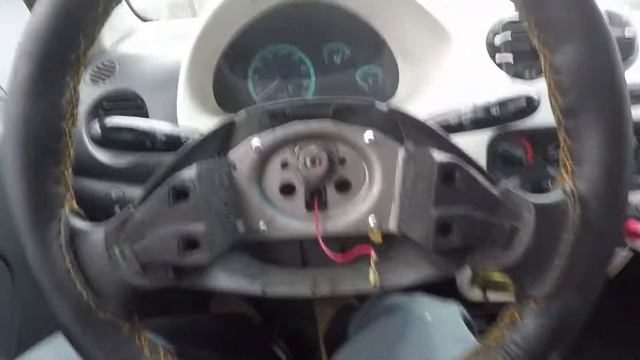 Как безопасно для себя снять руль в DAEWOO Matiz смотреть онлайн