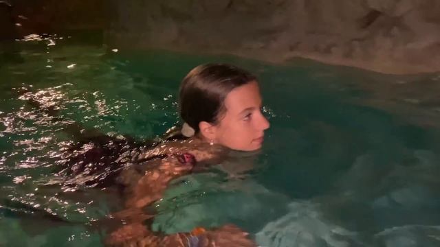 Мишкольц-Тапольца, ТЕРМАЛЬНЫЕ ИСТОЧНИКИ в ПЕЩЕРАХ!! Венгрия || Miskolctapolca Cave Bath, Hungary смотреть онлайн
