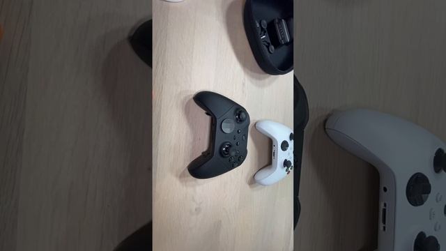 месяц спустя с xbox Controller Elite Series 2 смотреть онлайн