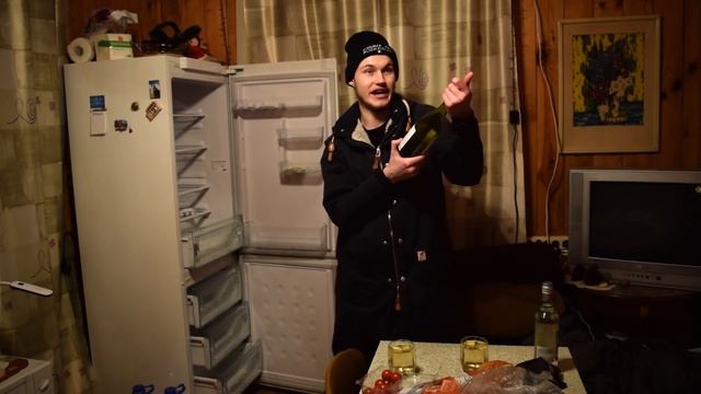 У Саши на даче / Перепил смотреть онлайн