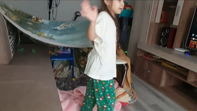 Как построить дом из подушек и одеял. Дом своими руками. Дом мечты. смотреть онлайн