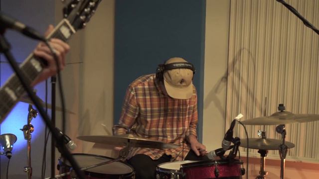Roy Rodgers live @ The Drew and Mark Show - "Proms" смотреть онлайн
