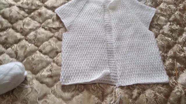 Кардиган крючком регланом сверху на пуговицах. Еще один процесс.