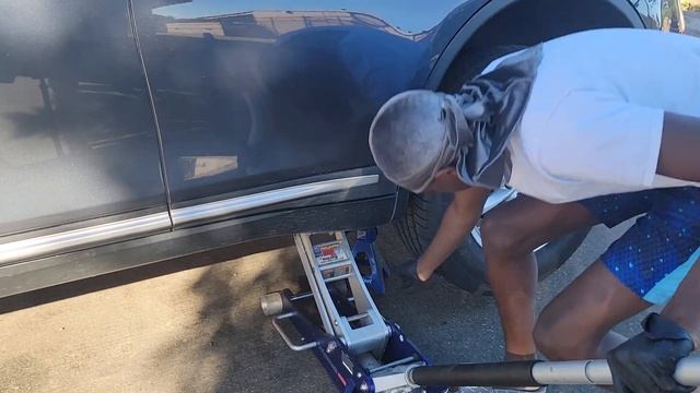 2009 FX35 Brakes Replacement смотреть онлайн