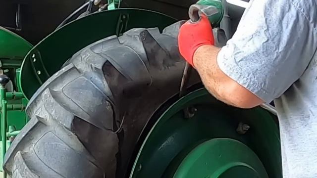 FLAT TIRE! The Super 88 needs a service call смотреть онлайн