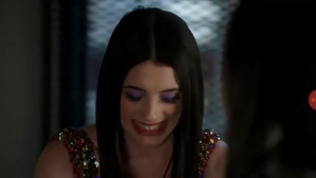 Famous In Love 2x10 - Sofia Carson смотреть онлайн