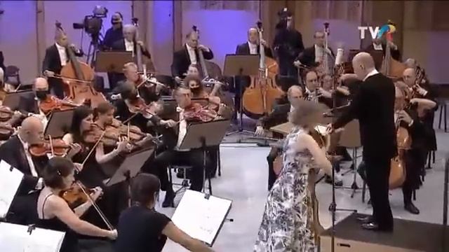 Sibelius: Violin Concerto in D minor, Op. 47 • Hilary Hahn смотреть онлайн