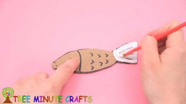 8 GREAT CARDBOARD FOOD AND KITCHEN CRAFTS DIYs