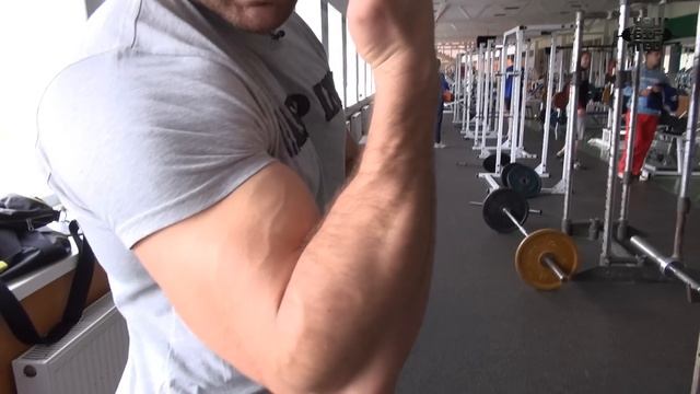 Бицепс и трицепс. Советы по тренировке рук от Алексея Матасова. смотреть онлайн