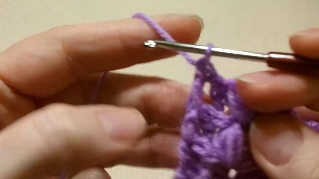 Повязка на голову крючком.Crochet how-to.HEADBAND tutorial▶ quick & easy hairband Урок 129 смотреть онлайн