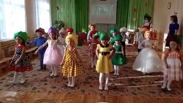 Красивый танец в садике. смотреть онлайн