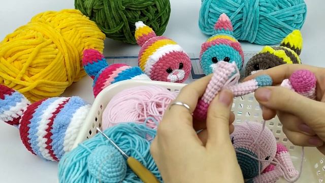 Разноцветные котики-колобки. Сериалы под вязание, готовые игрушки, процесс. смотреть онлайн
