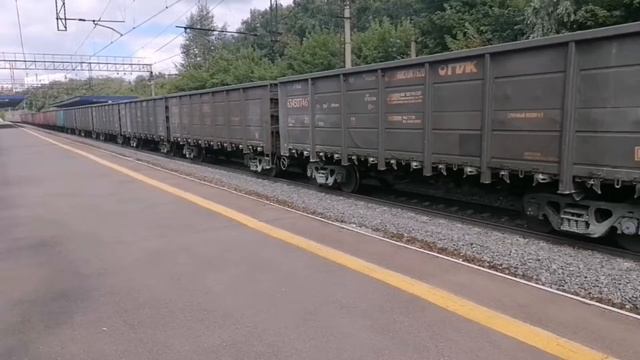 ВЛ10У-534, СМЕ 2ЭС6-1165/1013 и «приветливый» СМЕ 2ЭС6-533/534 с грузовым поездом. смотреть онлайн