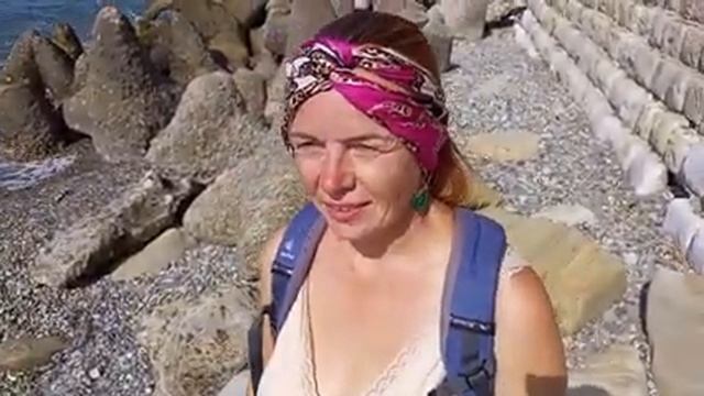 поехали искать землю у моря, что бы поставить свой модульный дом смотреть онлайн