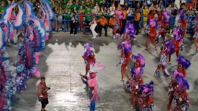 VIRADOURO 2023 - Desfile OFICIAL RJ - "ARRASTÃO do Povo" no AMANHECER #viradouro2023 смотреть онлайн