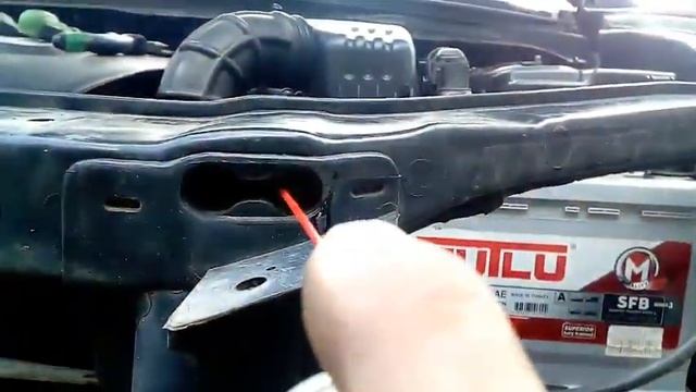 Замена радиатора кондиционера Хендай Элантра, промывка основного и установка защитных сеток. смотреть онлайн