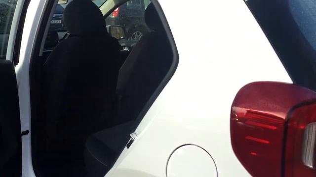 Kia Picanto 1.0 Level 3 5dr Walkaround Clear White смотреть онлайн